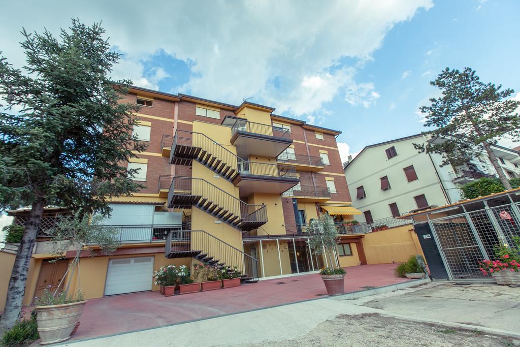 Hotel Donnini Assisi Exterior photo